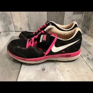 Nike girls youth pink shoes size 4.5